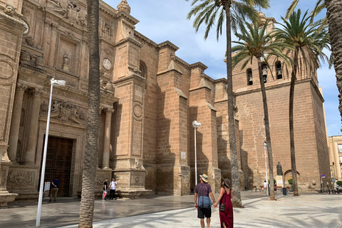 Almería: Walking Tour with Tapas and Olive Oil Tasting Almería: Walking Tour with Tapas and Olive Oil Tasting