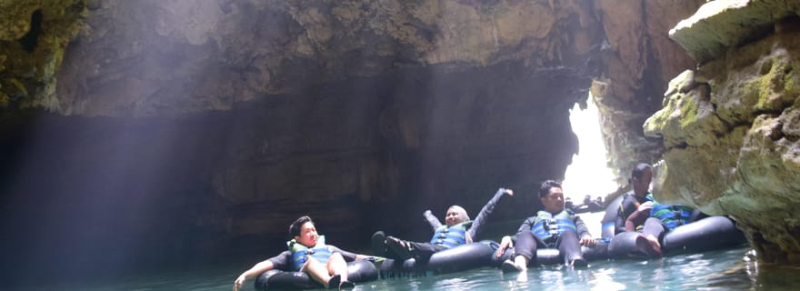gruta de jomblang e gruta de pindul incluindo guias, almoço e ingresso