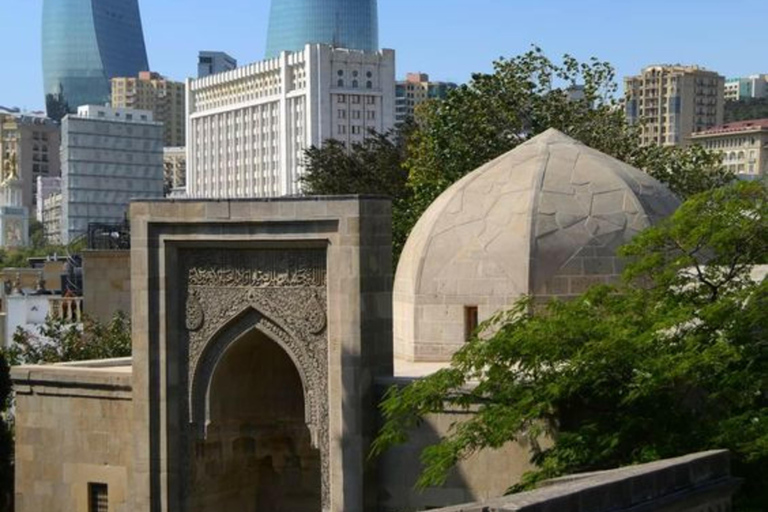 Scopri il fascino senza tempo della Città Vecchia di Baku