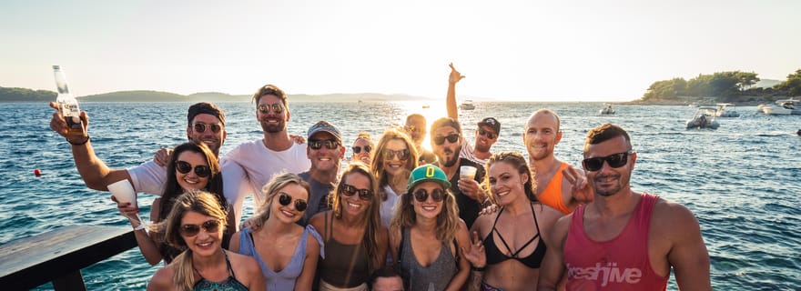 Petite Tobago : Tour en bateau à fond de verre
