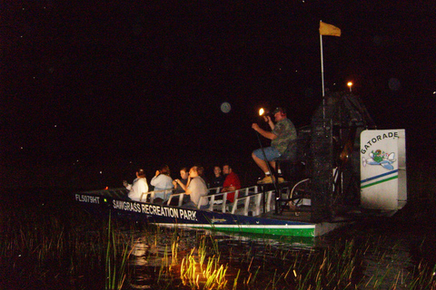 From Miami: Everglades Night Tour with Airboat Ride