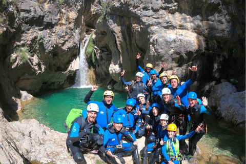 Nerja: Rio Verde Canyoning Experience with Snacks