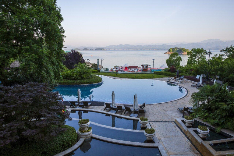 Hangzhou: Thousand Island Lake Day Trip with Boat Ride