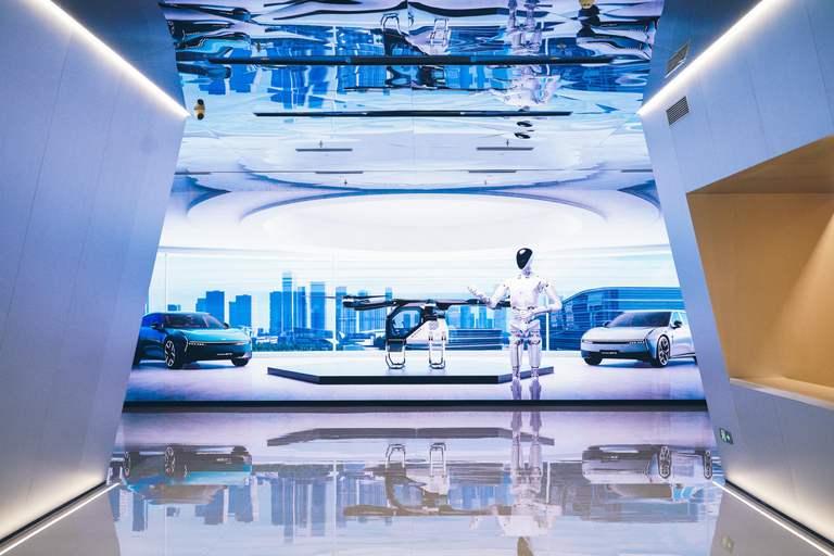 Guangzhou: Private City Tour with XPeng Factory Visit