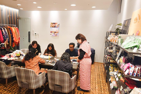 Kioto: warsztaty tworzenia japońskich akcesoriów do włosów i broszek