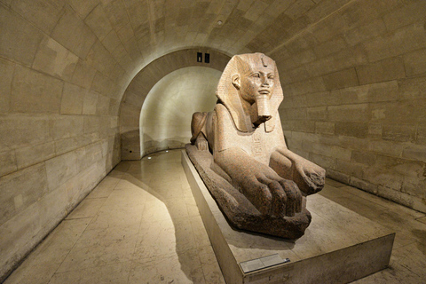 Paris: Louvre Museum Guided Highlights Tour