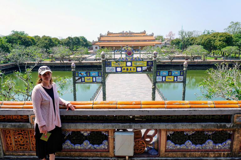 Hue: miasto cesarskie, rejs po rzece Perfume i zwiedzanie grobowców