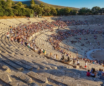 Assister à un spectacle sur la scène antique d'Epidaure