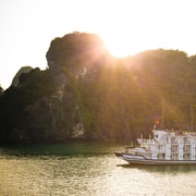 Cruceros Bhaya: excursión de 2 días por la bahía de Halong