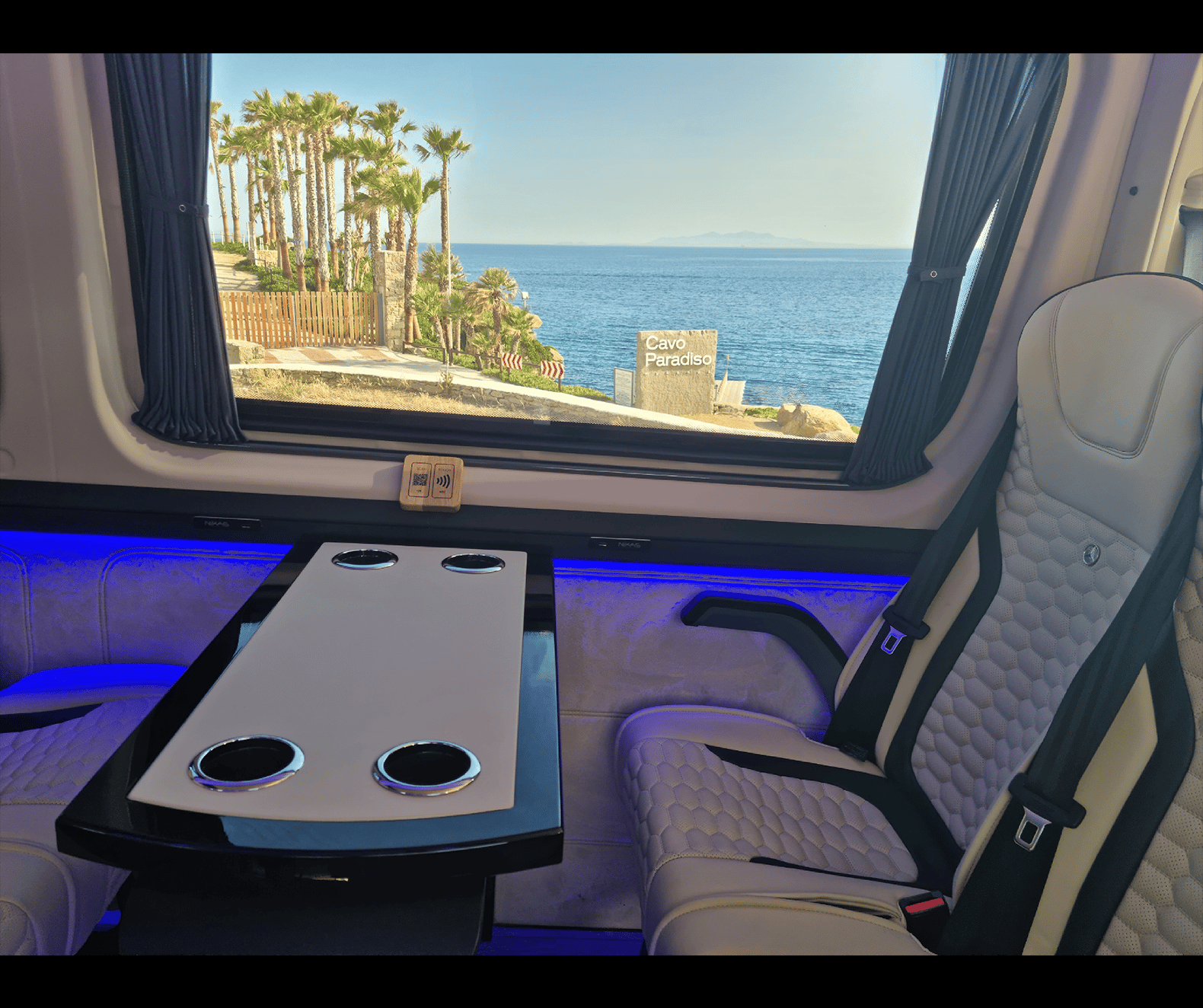 Privater VIP-Minibus- oder SUV-Transfer auf Mykonos für bis zu 11 Personen