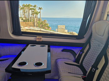 Transporte VIP privado em minibus ou SUV em Mykonos para até 11 pessoas.