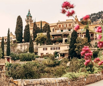 Mallorca: Puerto de Sóller and Valldemossa Morning Trip