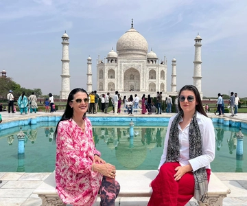 From Delhi: Taj Mahal Day Trip by Fast Train with Transfers