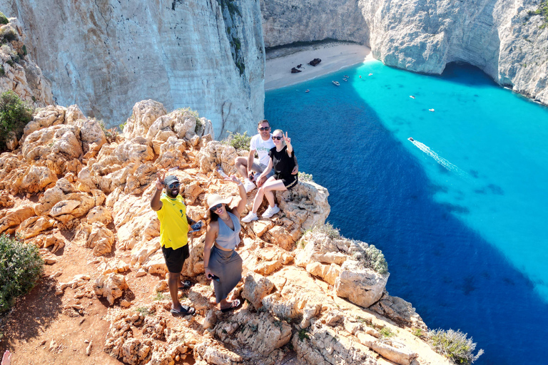 Zakynthos: Shipwreck Viewpoint Land & Glass-Bottom Boat Tour