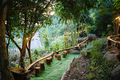 Da Nang: Ao Dai Photoshoot & Son Tra Cultural Tour