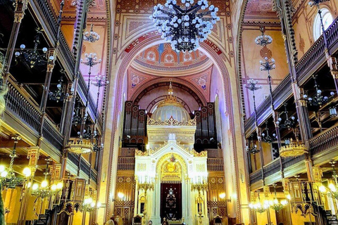 Budapest: Jewish Quarter Walking Tour with Synagogue Entries Jewish Quarter Walking Tour in English w/Synagogue Entries