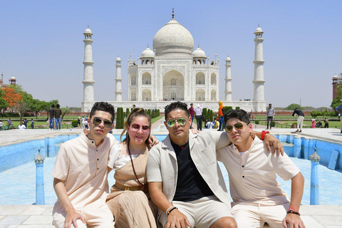 Depuis Delhi : visite privée du Taj Mahal au lever du soleil et d'Agra en voiture