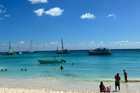 Punta Cana: Saona Island Trip by Catamaran with Lunch Punta Cana: Saona Island Excursion by Catamaran with Lunch