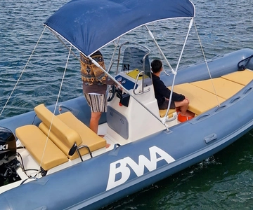 Porto Rotondo: drive your boat - no licence needed