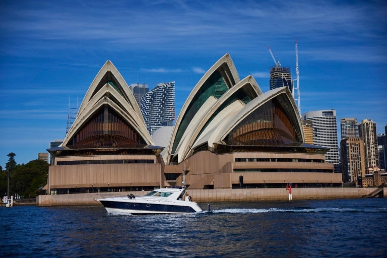 Sydney: Prywatny rejs o zachodzie słońca z winem dla maksymalnie 12 osóbPrywatny luksusowy rejs o zachodzie słońca dla maksymalnie 12 osób