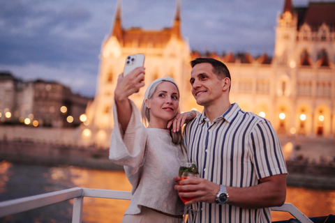 Budapeszt: rejs Lotus z nieograniczoną ilością Aperolu i ProseccoBudapeszt: Rejs statkiem Lotus z nieograniczoną ilością aperolu i prosecco