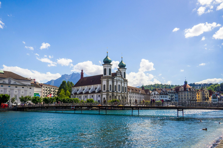 Lucerne: Private Transfer to Geneva with Montreux Stop