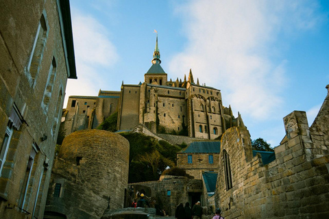 From Paris: Mont Saint-Michel Guided Day Trip with Entry