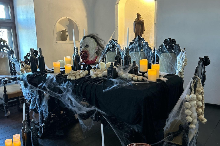 Brașov: Bear Sanctuary and Bran Castle With Tickets