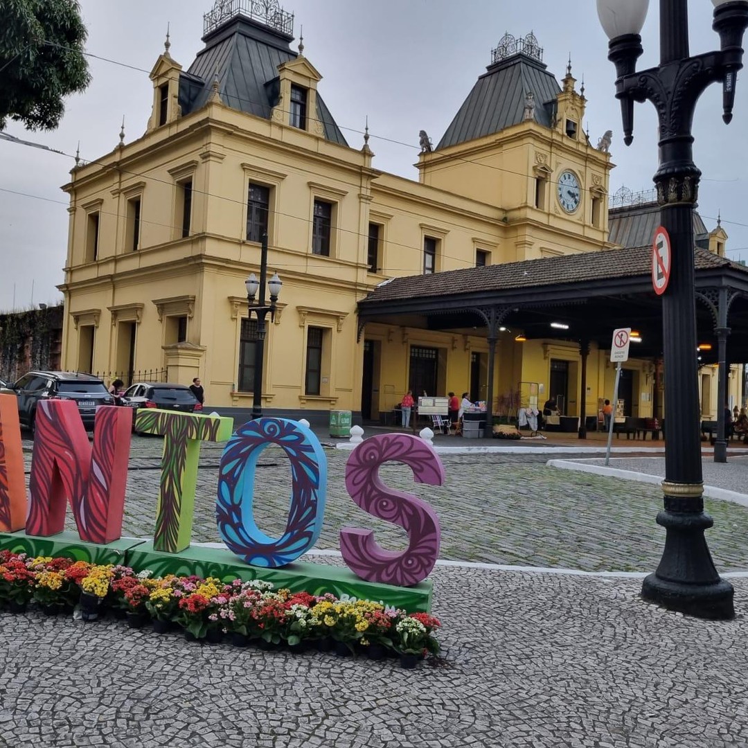 Colagem de mídia