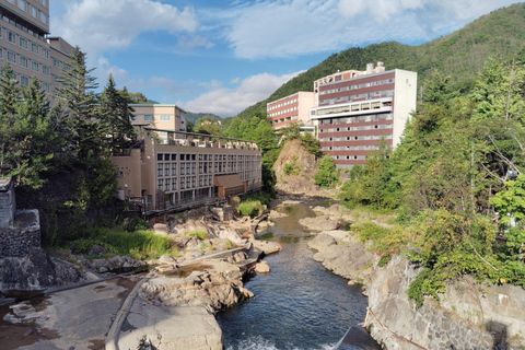 سابورو: جولة في منتجع جوزانكي أونسن مع زيارة المعبد والكهف