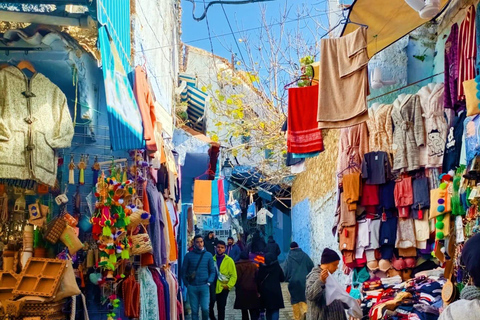 Au départ de Fès : Chefchaouen Excursion d&#039;une journée avec chauffeur pour un groupe de 8 personnes