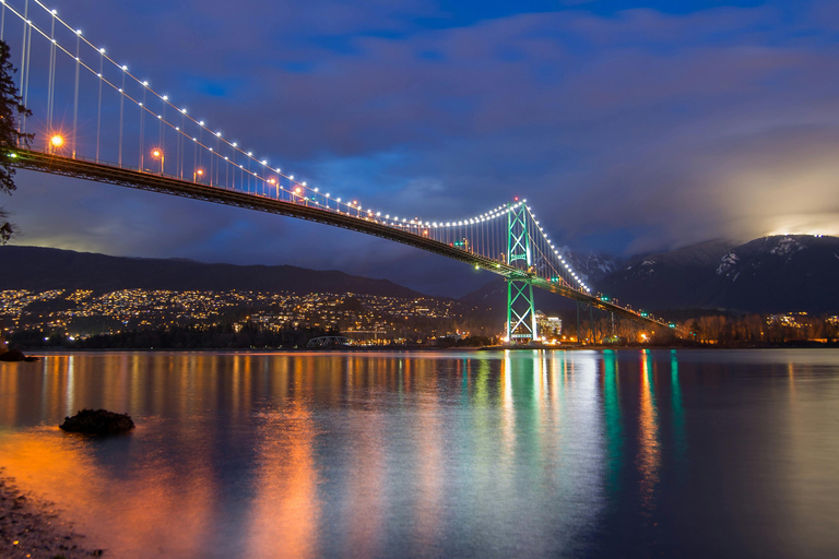 Vancouver: Private Limousine City Tour