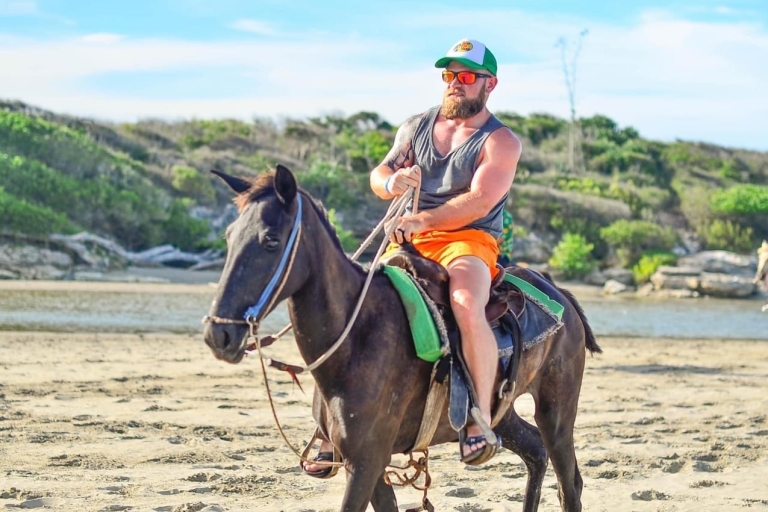 Experiencia de montar a caballo en la playa y el campo