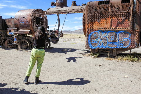 La Paz: 4-Day Uyuni Salt Flats to San Pedro de Atacama ENGLISH-SPEAKING GUIDE