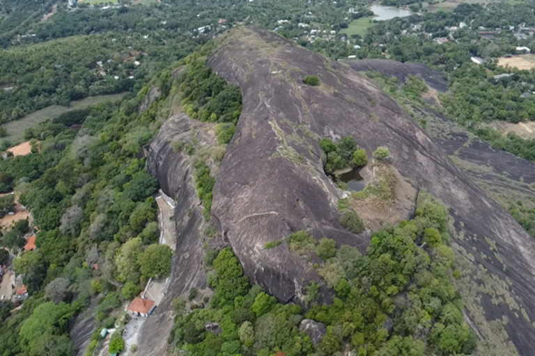 Kandy: Sigiriya & Dambulla Cave Temple Tour with Local Guide Kandy: Sigiriya & Dambulla Cave Temple Day Tour by Car / Van