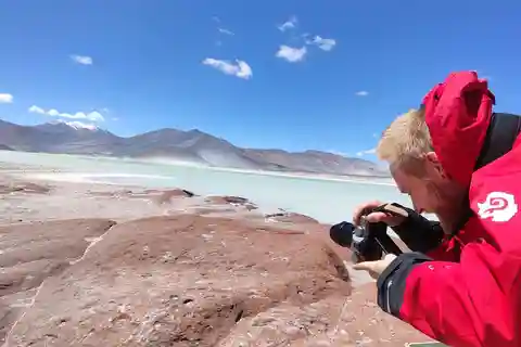 Caracoles: Red Stones of Atacama and Chaxa Guided Day Trip