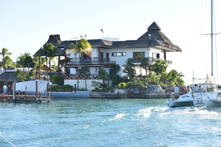 Catamarano illimitato per Isla Mujeres da Playa del carmen