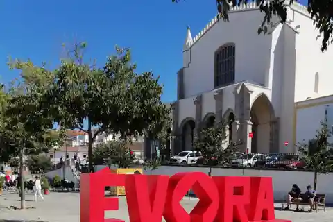 From Lisbon: Tour Évora and Monsaraz