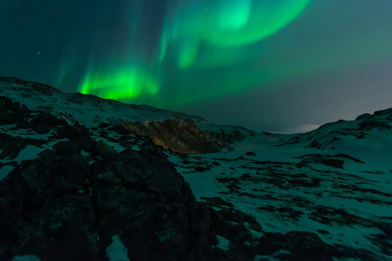 Tromsø: Private Aurora Chase: Personalized Hunt with a Local Group of 1-4 Guests