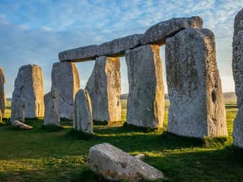 London: Small Group Stonehenge and Bath Tour & Secret Site