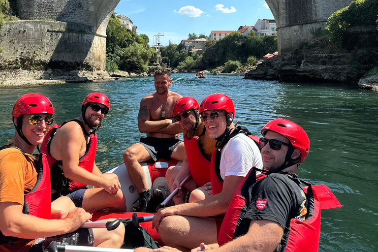 موستار: مغامرة التجديف في نهر نيريتفا