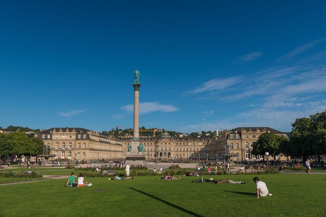 Stuttgart: Private Christmas Market Tour