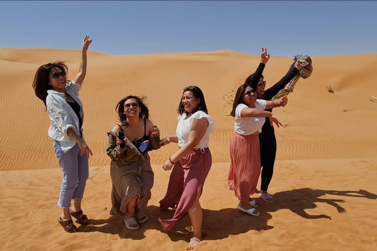 From Muscat: Bedouin Visit, Desert Sunset & Stargazing Tour