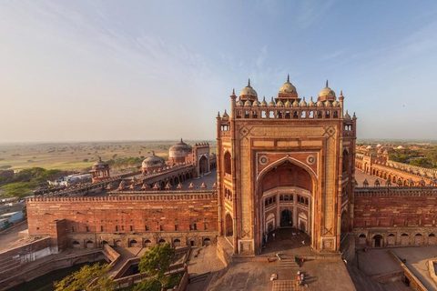 From Delhi: Agra and Fatehpur Sikri 2-Day Private TourTour with 4-star Hotel, Guide, Meals &amp; Monument tickets