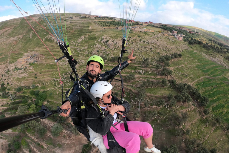 Avventura a Marrakech: parapendio, giro in cammello e colazione