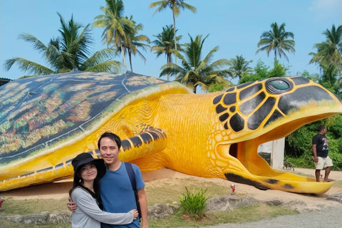 From Colombo: Galle Fort & Madu River Safari Escape From Colombo: Private Cultural Crafts & Beach Day Tour