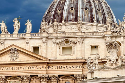 Vatican: Holy Door, St. Peter’s Basilica & Papal Tombs Tour Portuguese Tour