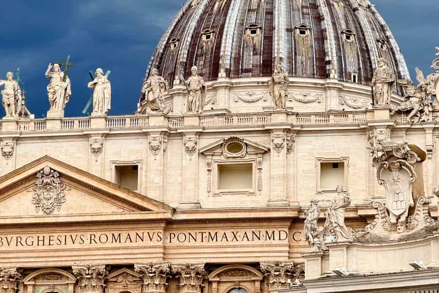Vatikan: Heilige Pforte, Petersdom und päpstliche Gräber (Tour). Foto: GetYourGuide