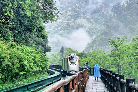 2-Day ZJJ Forest Hike: Conquer the Avatar Mountains on Foot 2-Day Zhangjiajie: Conquer the Avatar Mountains on Foot