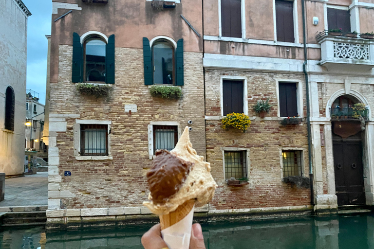 Venice: Cicchetti Street Food and Sightseeing Walking Tour